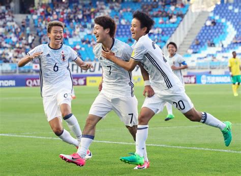 soccer 15 yr old kubo stars as japan win u 20 world cup opener