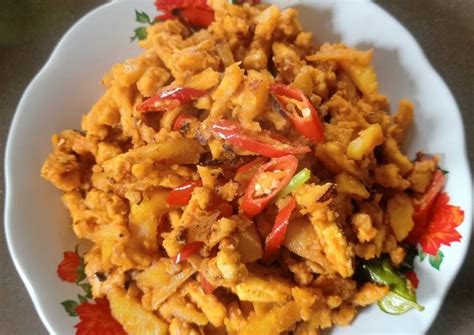 Pertama anda cukup menggoreng tahu hingga setengah matang dan tampak kuning kecoklatan. Resep 48. Sambal Goreng Merah Tahu, Tempe, dan Kentang ...