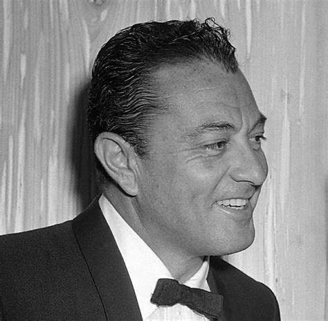 Tony martin, the debonair baritone whose career spanned some 80 years in films and nightclubs and on radio and television, died on friday at his home in west los angeles. Leute: Hollywood-Sänger Tony Martin im Alter von 98 Jahren ...