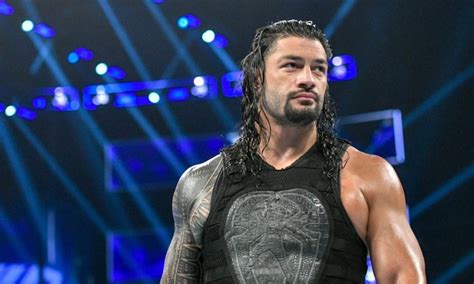 25 de mayo de 1985) es un luchador profesional, exjugador profesional de fútbol gridiron y actor estadounidense. Roman Reigns retiré de la carte de WrestleMania 36
