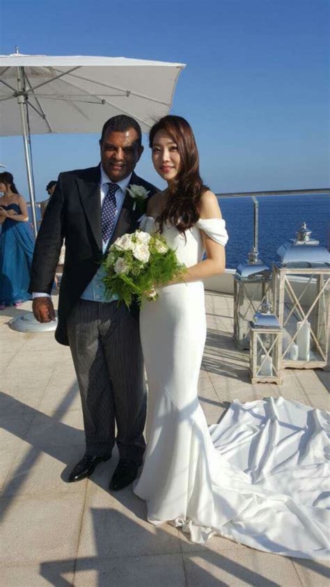 Last september, tony fernandes, owner of airasia, had a round of meetings with the tata sons management. Tony Fernandes marries Korean sweetheart in France | New ...