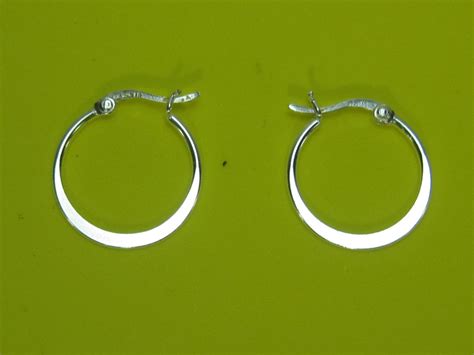 Very Vintage Sterling Silver Elegant Hoop Earrings Leverback Style