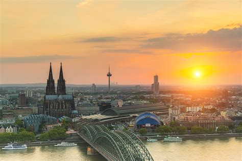 Der berufsverband für training, beratung und coaching. Fototapete Skyline Köln bei Sonnenuntergang