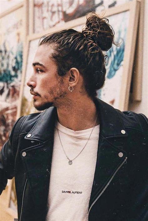 Long hair men continue to look fashionable and trendy. Man Bun #curlyhair #curlyhairmen #manbun #updo #guyswithlonghair ️ Wont to know how to get curly ...