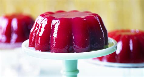 Fresh raspberry jelly Recipe | New Idea Magazine