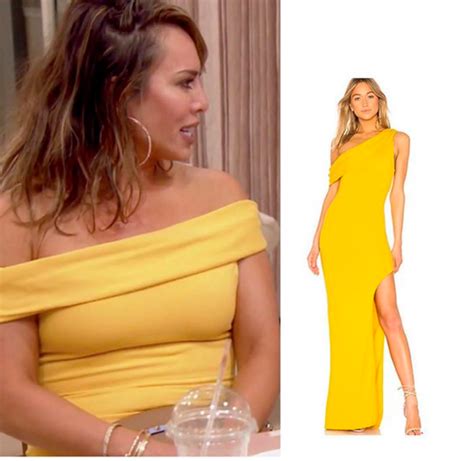 Kelly Dodds Yellow Off The Shoulder Dress Housewife Fashion