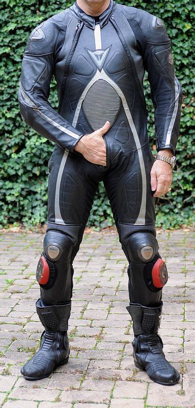 Pin By Nmrobin On Leather Men Hot Biker Guys Leather Men Motorcycle