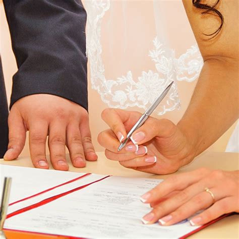 Evlilik Nedeni ile İşten Ayrılma Durumunda Hakların Neler?