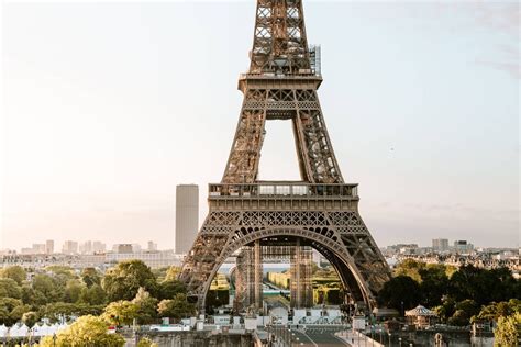 12 Top Eiffel Tower Photo Spots For The Best Paris Photos