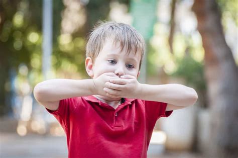 Namun, ada can ara lebih cepat untuk menghentikan cegukan pada bayi, yaitu dengan memijatnya di daerah penggung. Cara Hilangkan Sedu Bayi Yang Ibu Bapa MESTI Tahu! - Hello ...