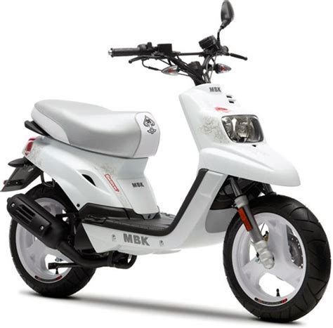 Le MBK Booster Naked 13 Est Enfin Disponible Scooters Scooter 50cc