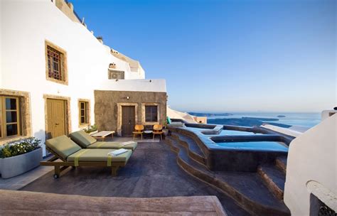 Santorinian Harmony At Sophia Luxury Suites Luxury Hotels Travelplusstyle