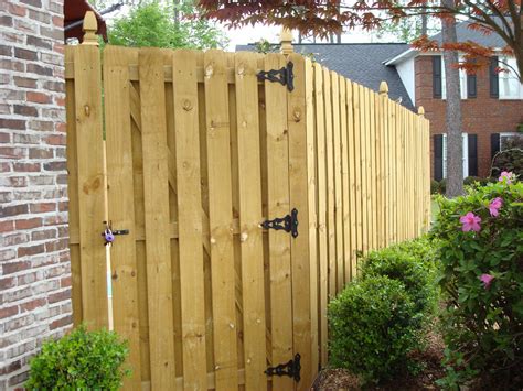 Specialist fencing installers & fencing suppliers in birmingham, west midlands. Wood Fencing Birmingham AL | Fence Contractor
