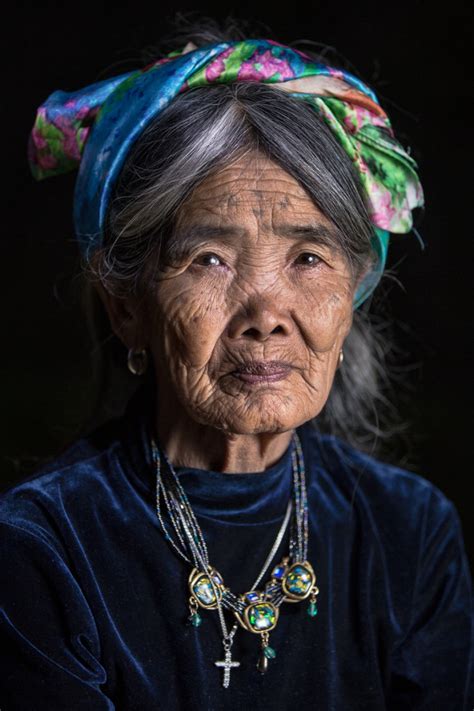She lives in the small town of buscalan, in the mountains of kalinga. Behind the Scenes: Art of Batok » exposure.ph » Video ...