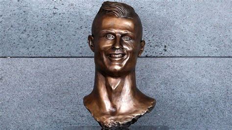 Time to check out the top 5 most bizarre statues ever made of juventus and portugal football star cristiano ronaldo. Ronaldo statue: Sculptor Emanuel Santos defends his ...