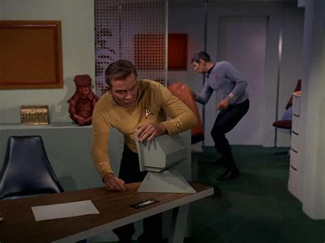 Star Trek Prop Costume And Auction Authority Captain Kirks Quarters On