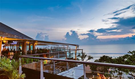 30 Best Sunset Bars In Bali With Ocean Views Galore Honeycombers Bali