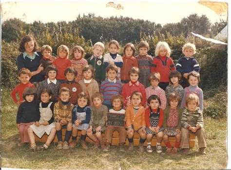 Photo De Classe Maternelle De 1977 Ecole Ste Jeanne D Arc Copains D
