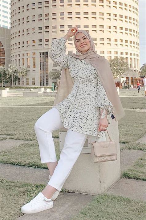 Friday Fashion Fits How To Style A Monochrome Beige Hijab Outfit