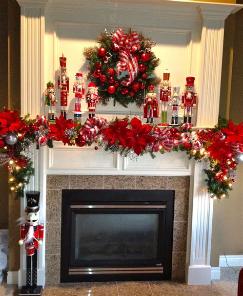 30 Decorating Fireplace Mantels For Christmas