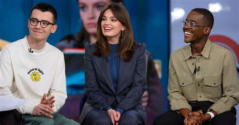 Asa Butterfield Emma Mackey And Ncuti Gatwa Discuss ‘sex Education’