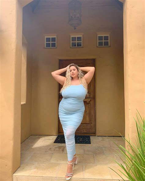 Pin By Somelikeitcurvy On Lauren Sangster Plus Size Outfits Bodycon