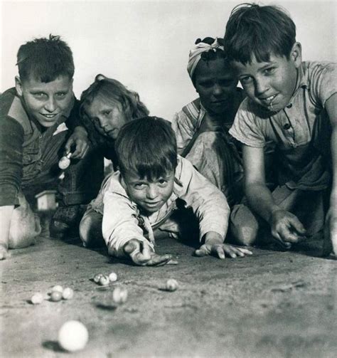Cute Retro Photos Of Children Playing