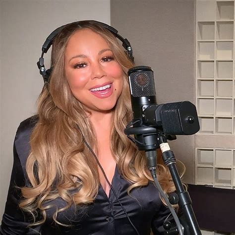 watch mariah carey sings hanukkah song to twins to celebrate the jewish holiday