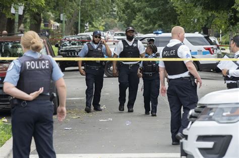 2 Killed 27 Wounded In Chicago On A Day That Saw Two Mass Shootings