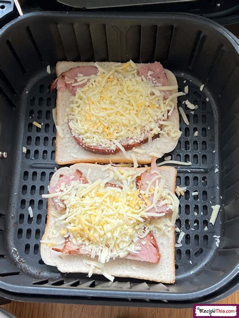 Recipe This Cheese And Ham Toastie In Air Fryer