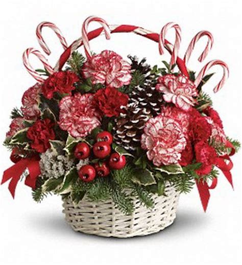 Traditional Christmas T Basket Idea Christmas Floral Arrangements