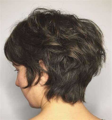 Short hair that falls above the shoulders can look fantastic in waves. Pin on hairstyle