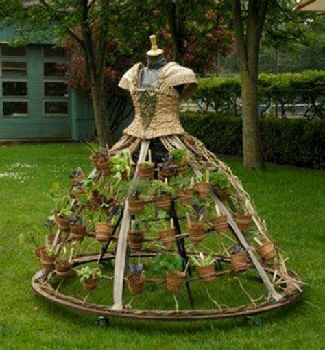 Steampunk And Garden Yes Upcycle Garden Garden Art Diy Garden Dress