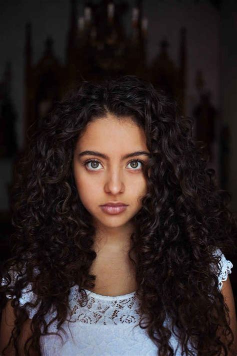 this photographer traveled to 37 countries to prove that female beauty is everywhere cabelo