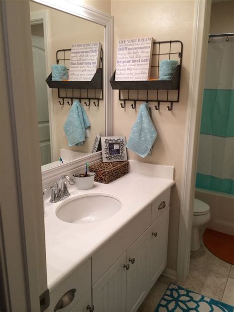 Ideas and inspiration for decorating, entertaining, gifts, and living a stylish life. 30 Best images about Kids' Bathroom on Pinterest | Chevron ...
