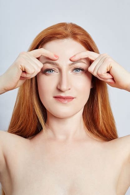 Premium Photo Woman Doing Facial Massage