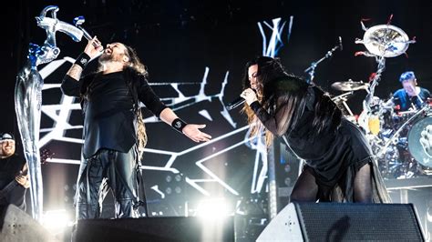 Korn And Evanescence In Colorado See Stunning Photos Of Triumphant