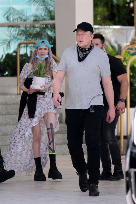 Elon Musks Partner Grimes With An Unusual Statement After The