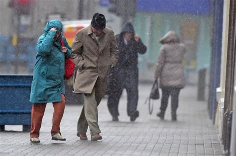 Uk Weather Wet And Windy Weekend Ahead But Forecasters Squash Storm