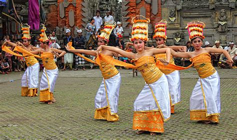Nak Bali Seni And Budaya