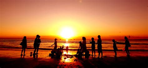 Sebelah barat dari pantai pangandaran ada pantai yang adem banget nih. Wisata: Menikmati Keindahan Matahari Terbit dan Terbenam ...