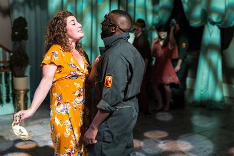 The battle of wits has begun. A 'Much Ado' that brings Beyoncé to its battle of wits ...