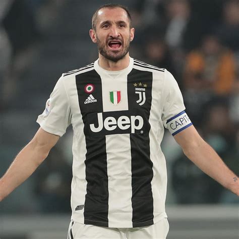 Giorgio chiellini is an italian footballer who currently plays for serie a club juventus and the italian national team. Giorgio Chiellini Believes Sergio Ramos Is the Best Defender in the World | Bleacher Report ...