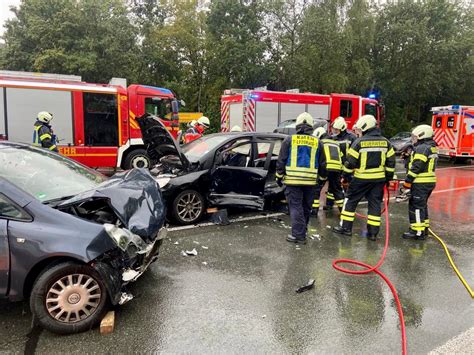 Fw En Schwerer Verkehrsunfall Im Kreuzungsbereich And Sturmschäden In