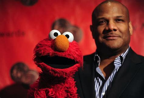 Aisha The Voice Of Sesame Streets Elmo Kicked Out Of Show Over His