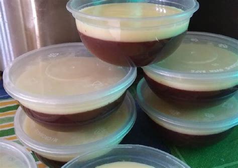 Resep minuman es nutrijel segar enak 1 bungkus nutrijel putih 700 ml air/ 3 gelas penuh 2 sdm munjung gula pasir 2 saset. Resep Puding Coklat Vla Susu oleh Siti Nur - Cookpad