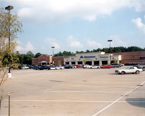 Cycle shack north has a revenue of $25.9m, and 161 employees. Albertsons - Houston Historic Retail