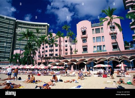 Royal Hawaiian Hotel Pink Palace Hi Res Stock Photography And Images