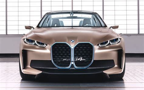 Latest bmw i4 prototype drops significant camo. BMW tease l'arrivée d'une i4 électrique avec un concept ...