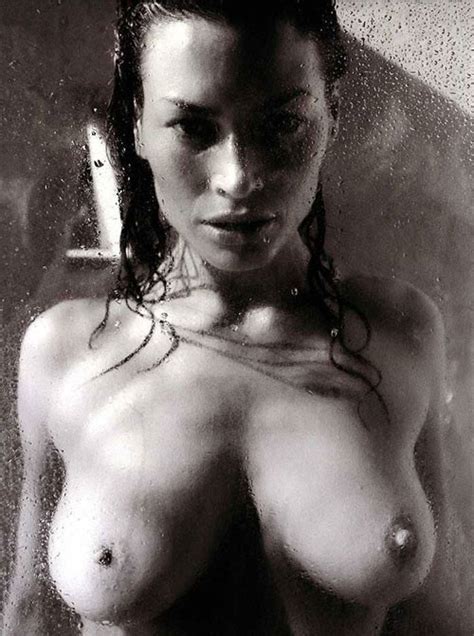 Carre Otis Naked In Water And Show Her Pussy And Big Tits Porn Pictures